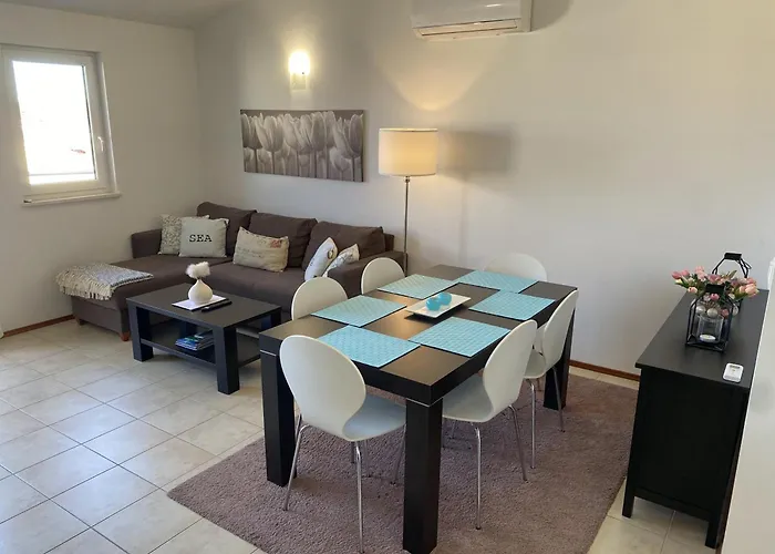 Apartment Bumbar Sunset